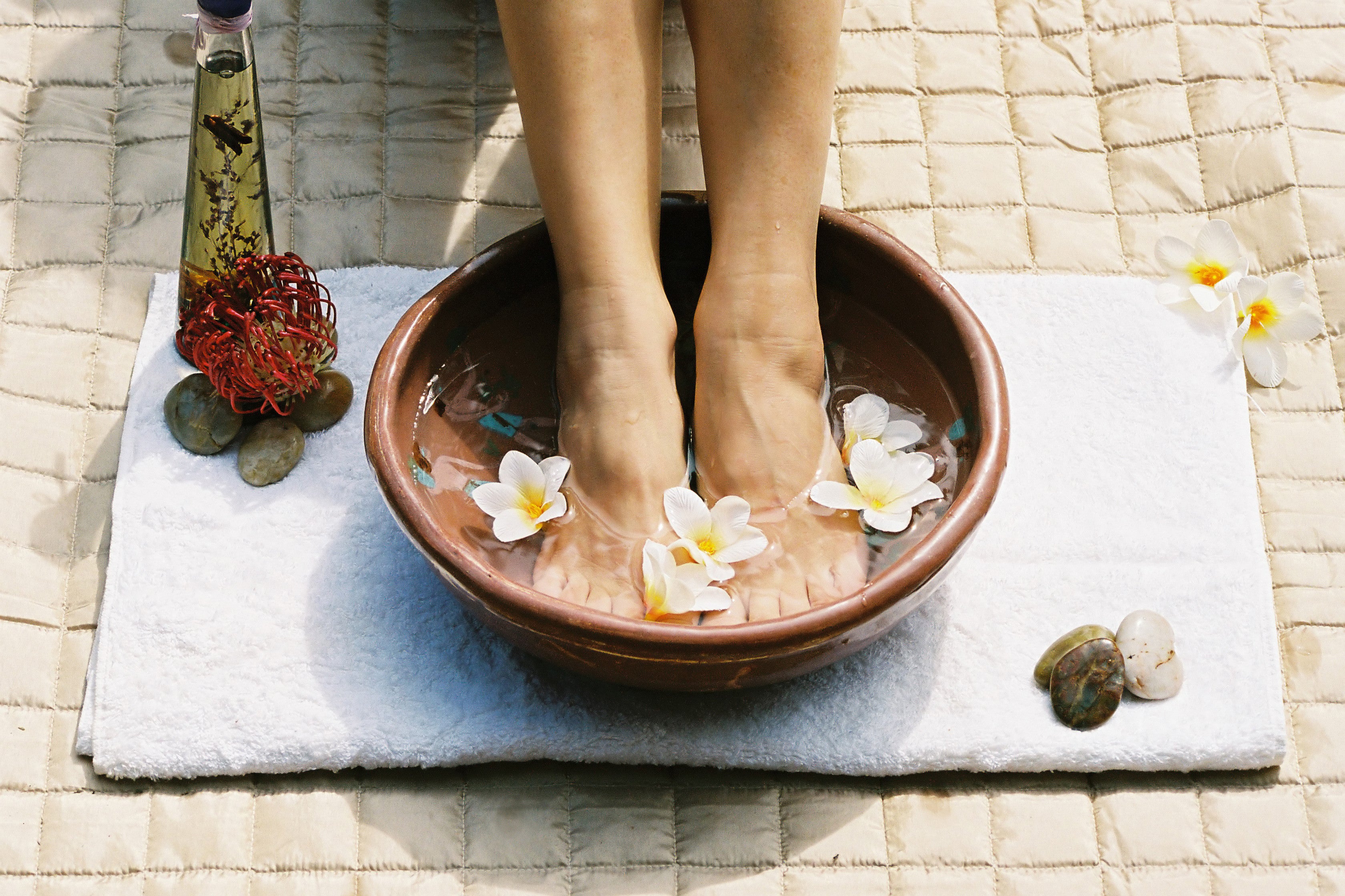 5 DIY Foot Soaks for Tired Feet