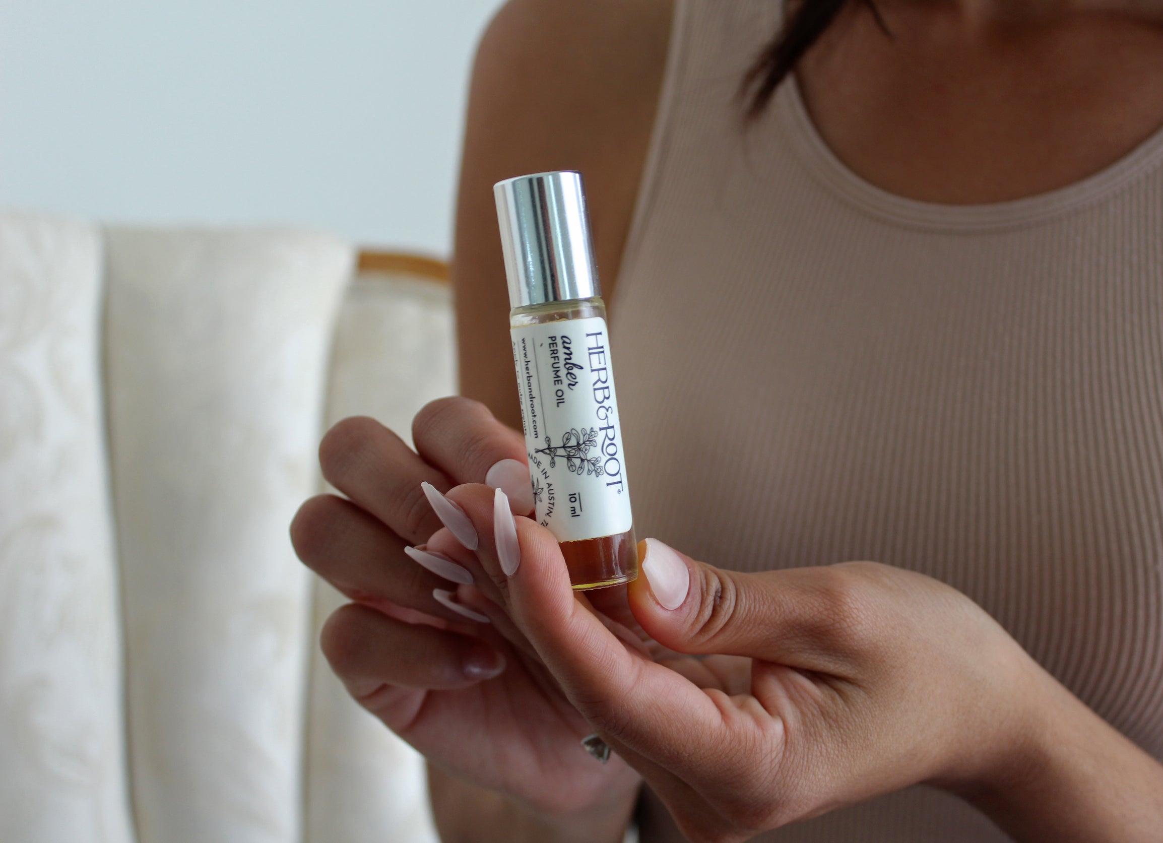 Herb & Root Amber Perfume Oil Rollerball (Roll On) for Women | Musky,  earthy, honey fragrance